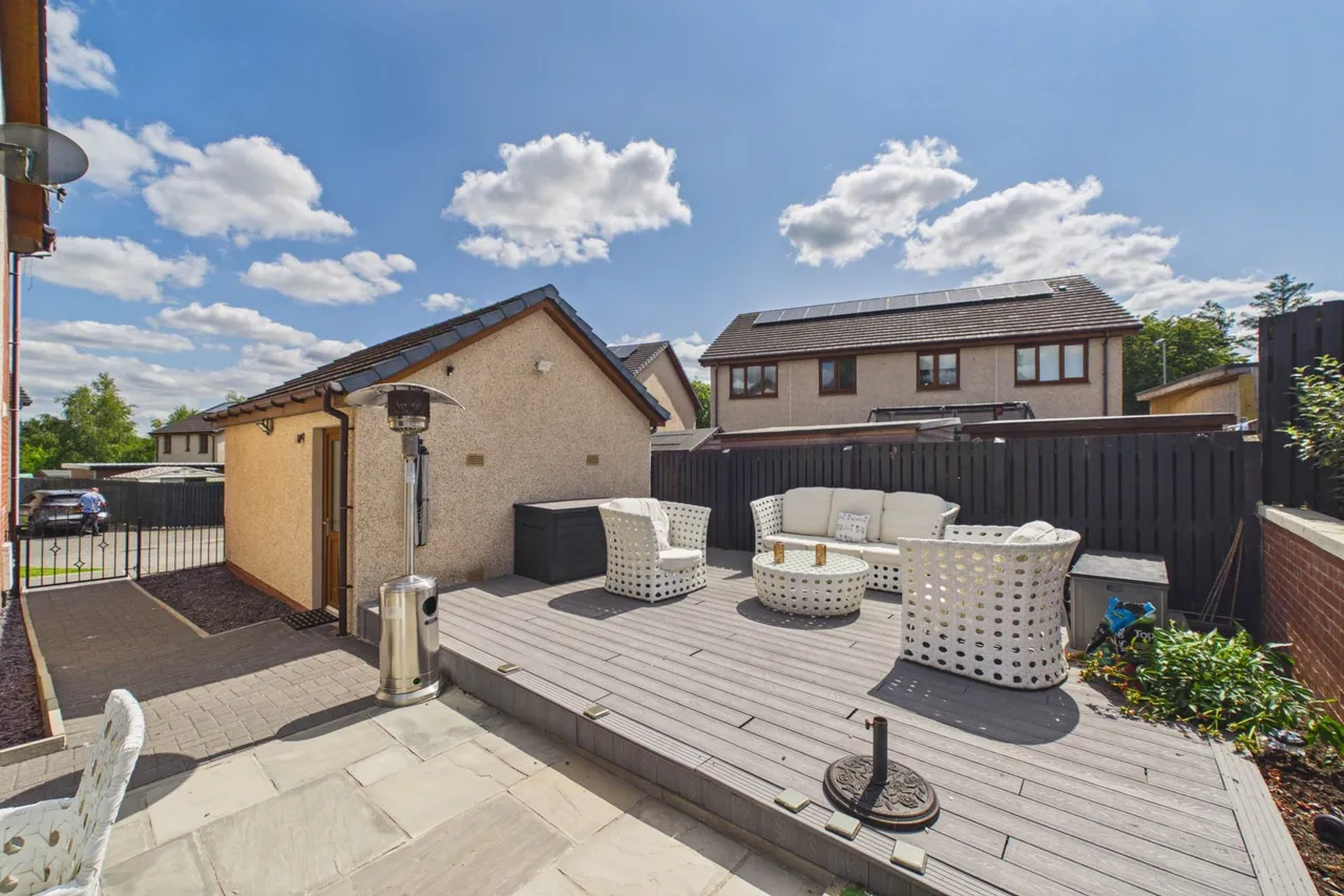 Chilstone Place, Shotts, photo 28