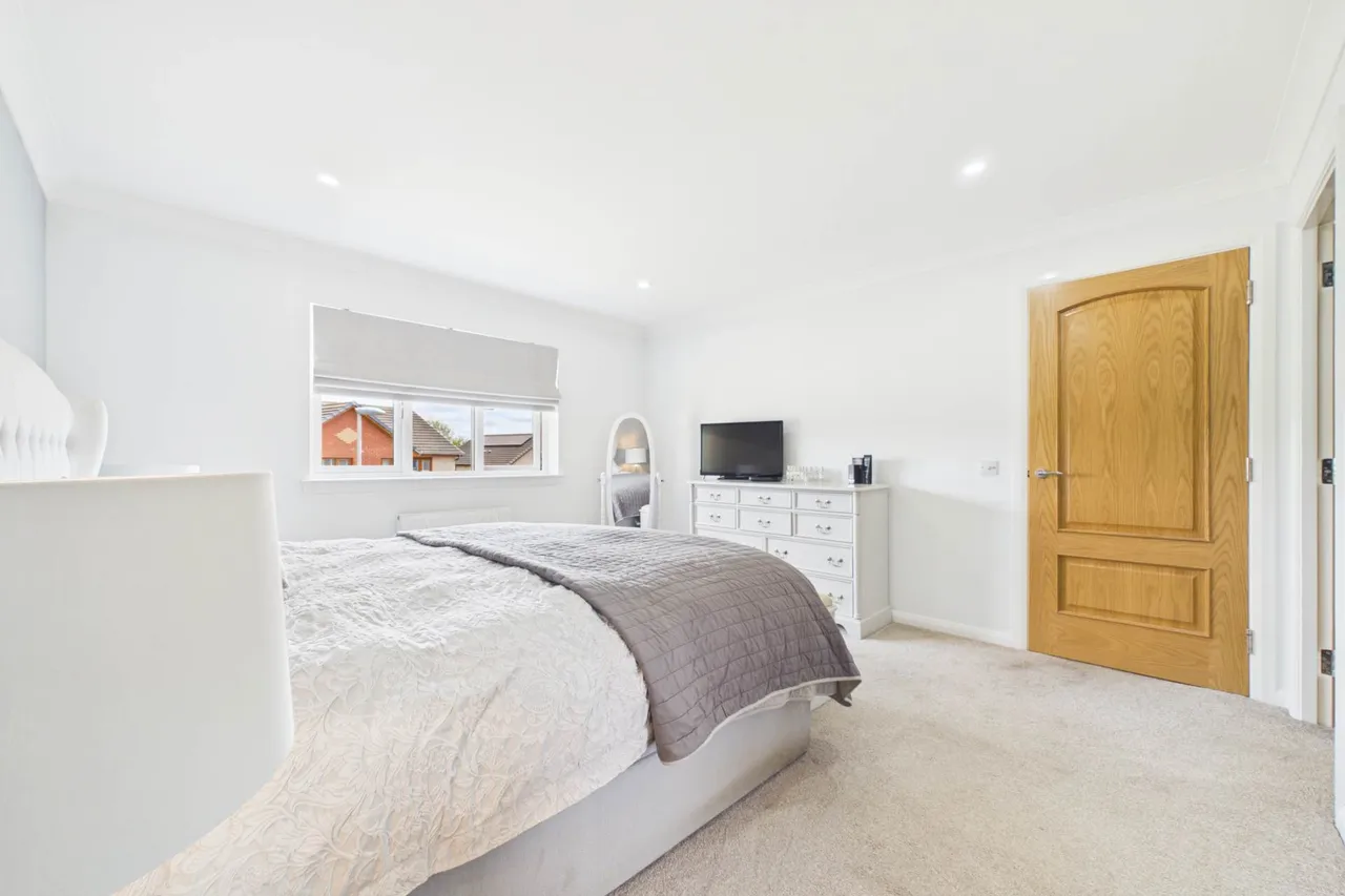 Chilstone Place, Shotts, photo 16