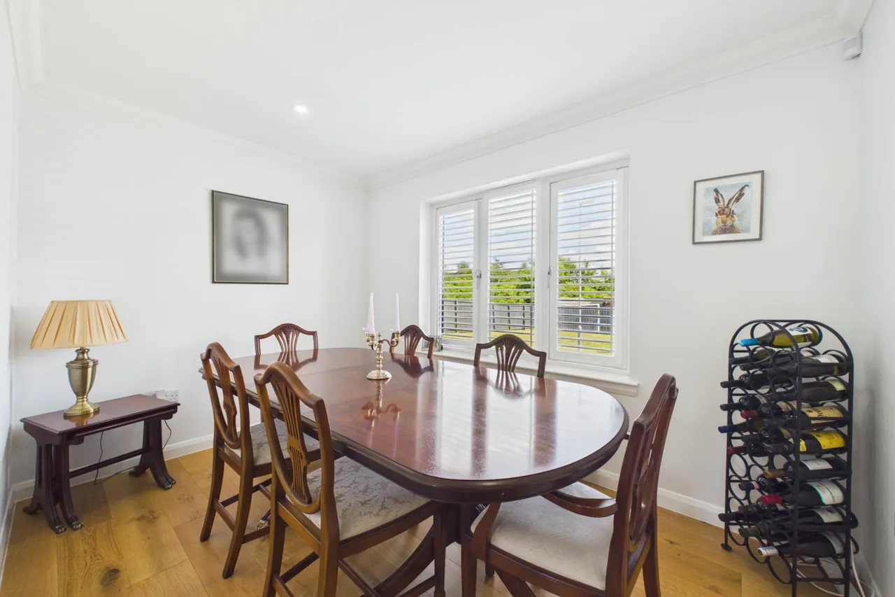 Chilstone Place, Shotts, photo 9