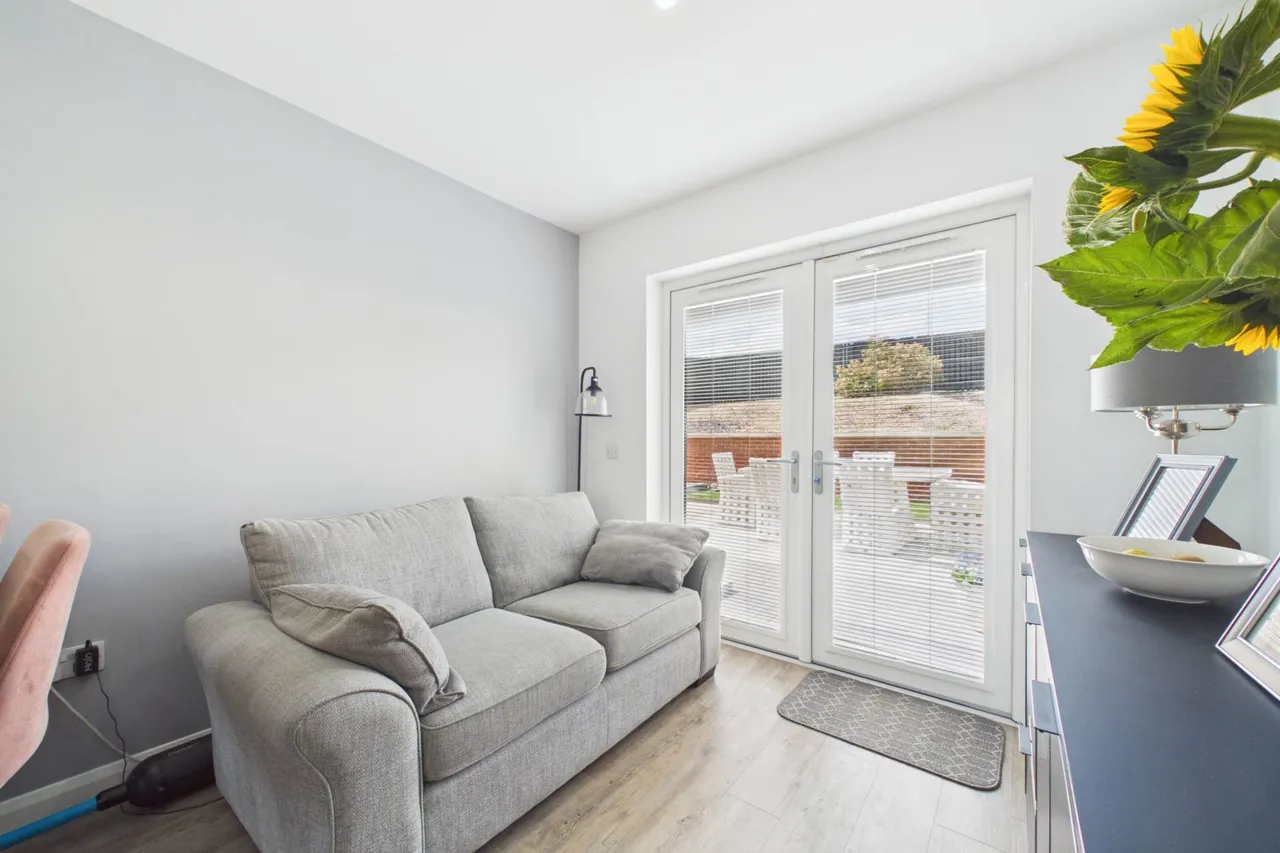 Chilstone Place, Shotts, photo 6