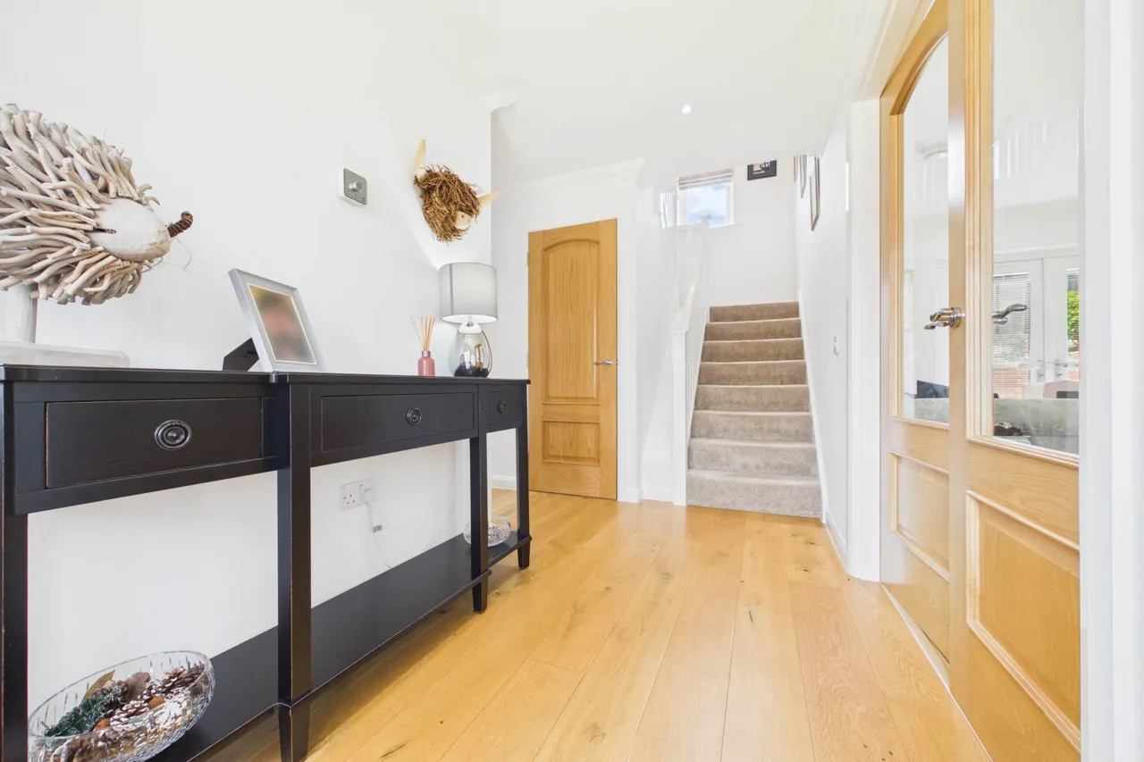 Chilstone Place, Shotts, photo 13