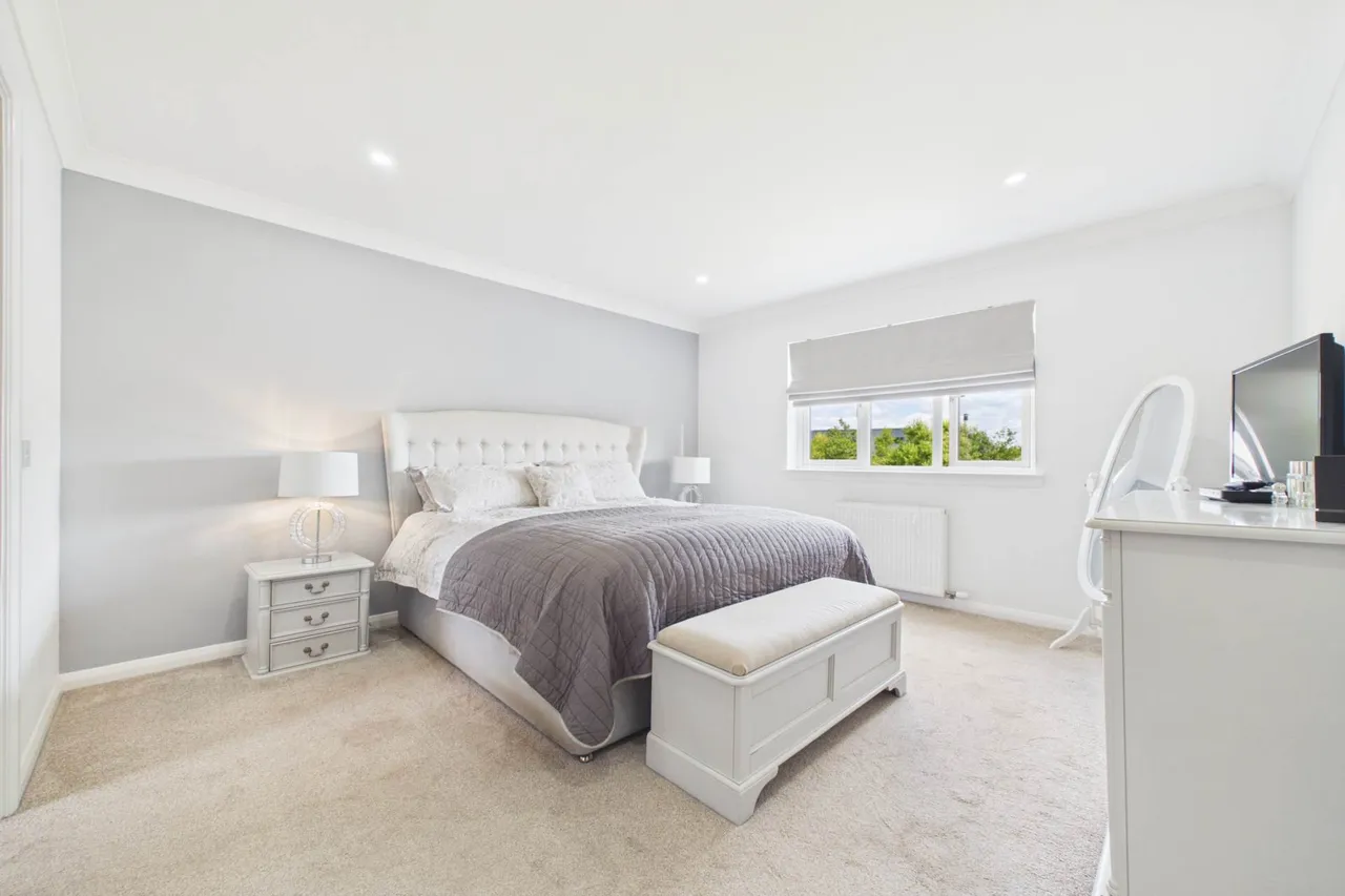 Chilstone Place, Shotts, photo 14