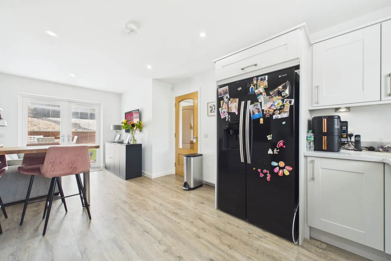 Chilstone Place, Shotts, photo 5