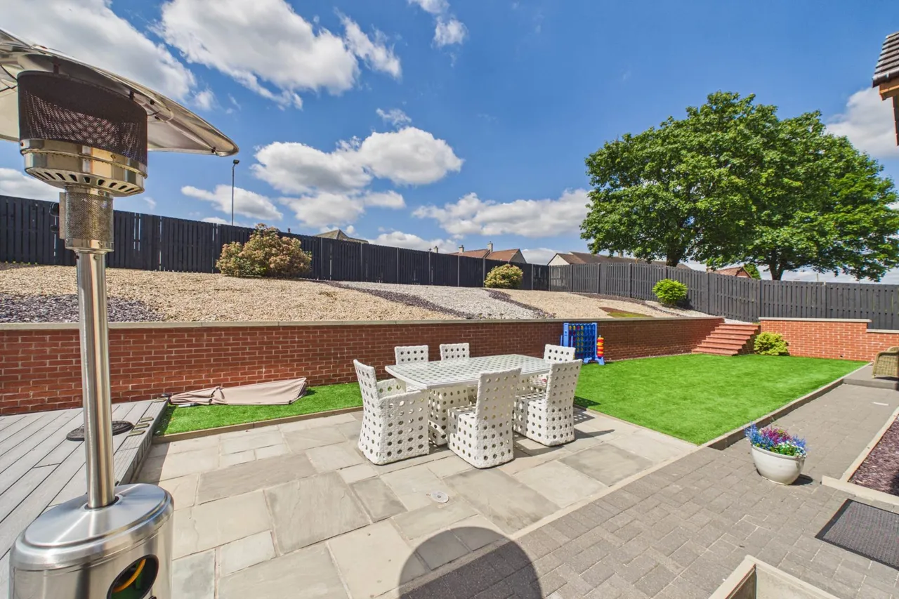 Chilstone Place, Shotts, photo 26