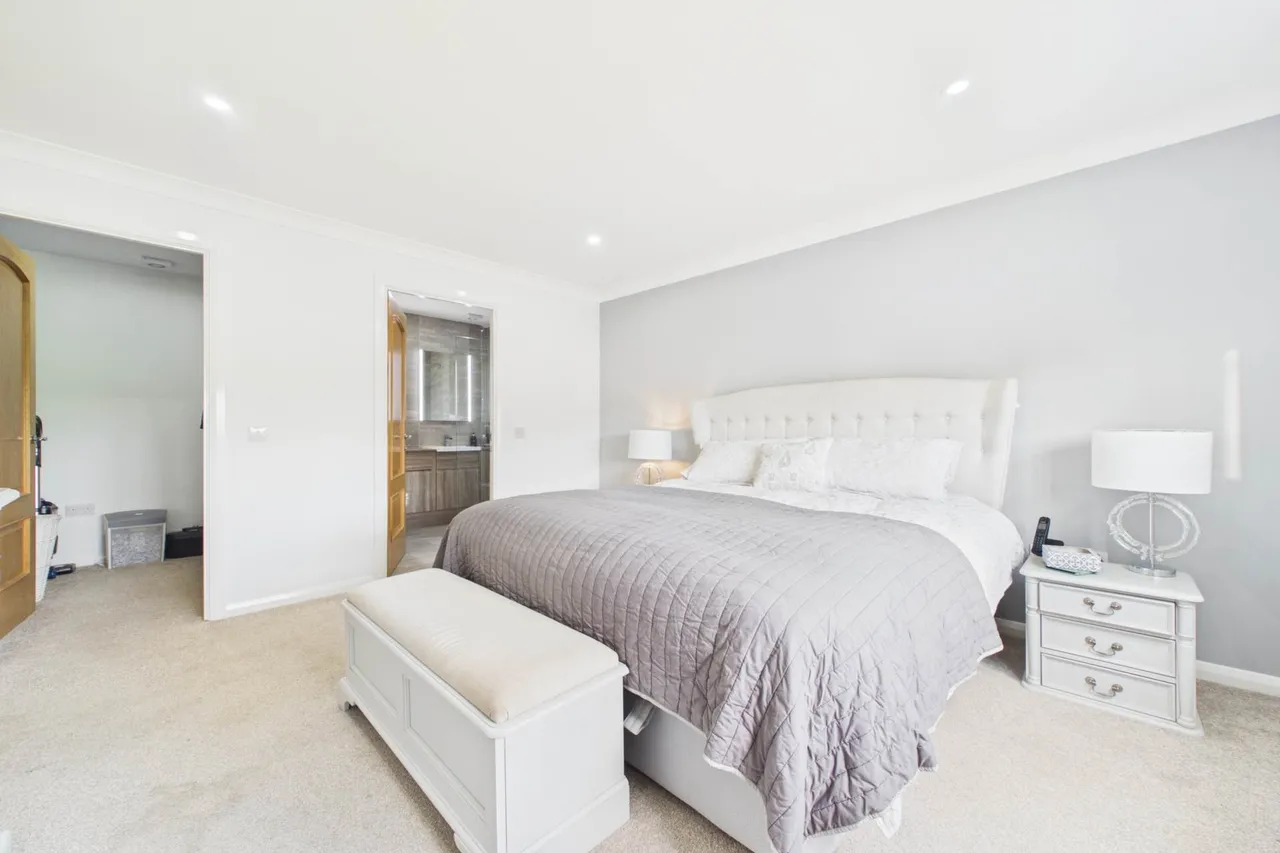 Chilstone Place, Shotts, photo 15
