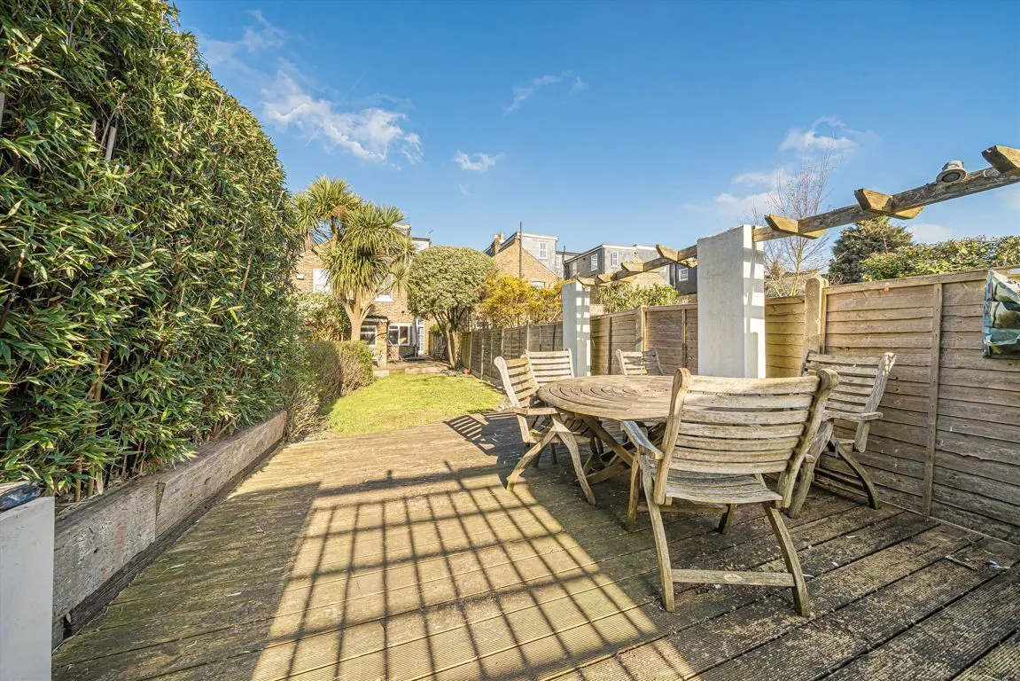 Pemberton Road, KT8, photo 6
