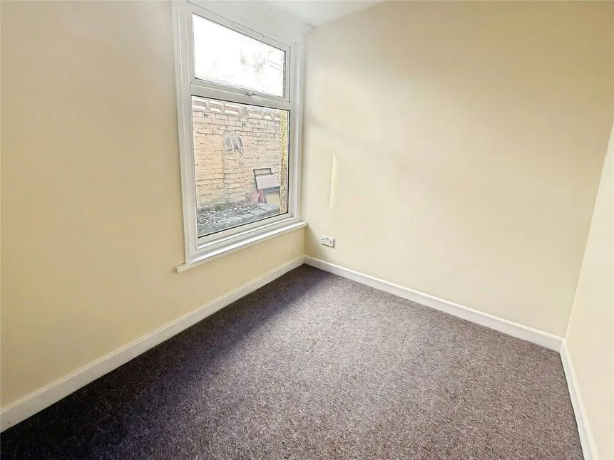 Fawcett Road, Southsea, Hampshire, PO4, photo 4