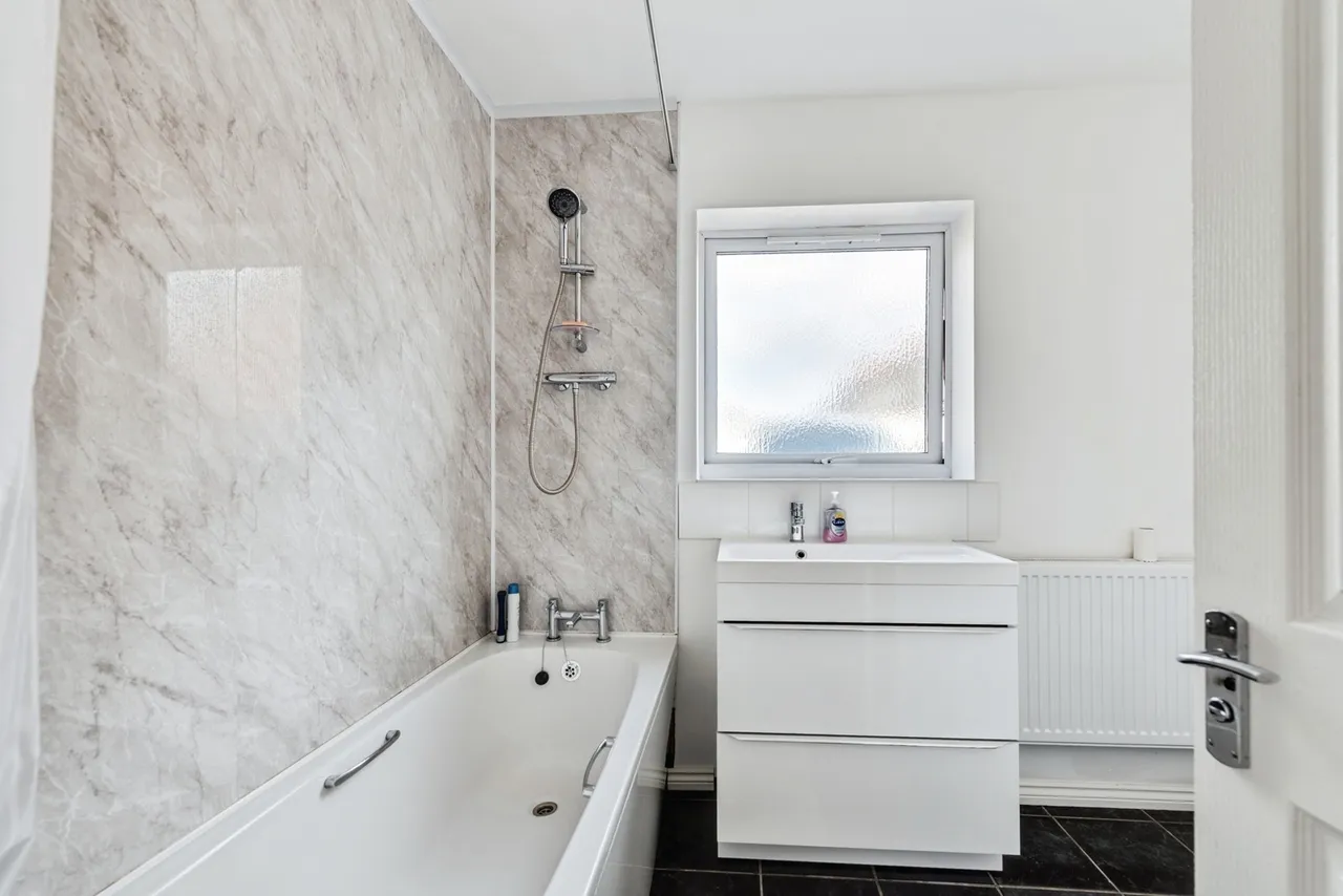 Beatrice Street, Swindon, Wiltshire, SN2, photo 10
