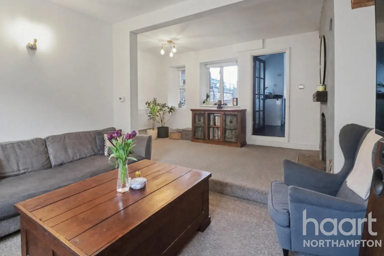 High Street, Higham Ferrers, NN10, photo 7