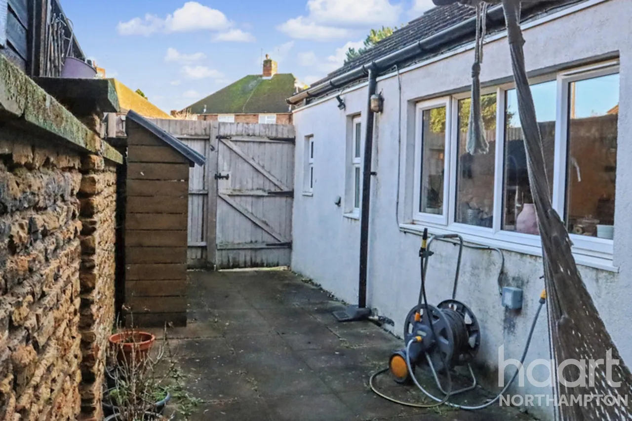 High Street, Higham Ferrers, NN10, photo 22