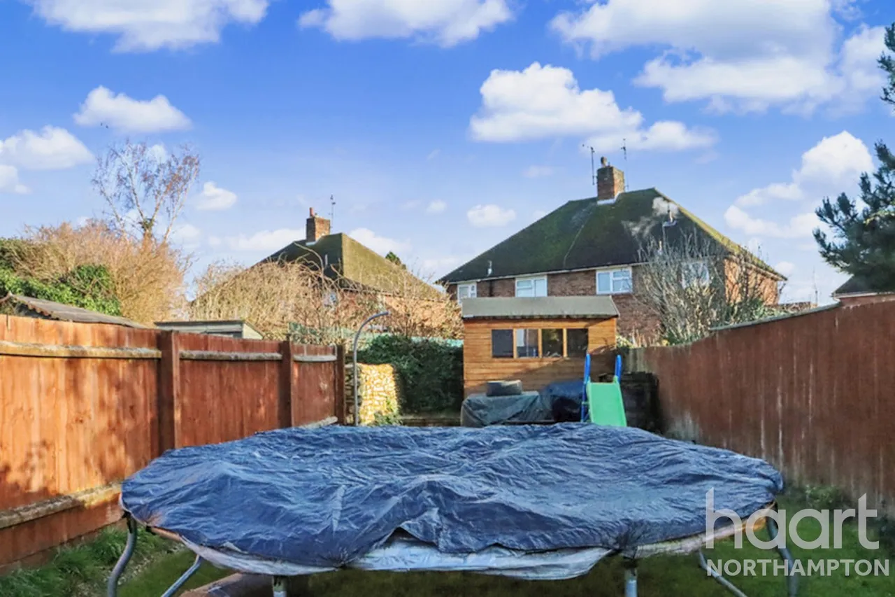 High Street, Higham Ferrers, NN10, photo 25