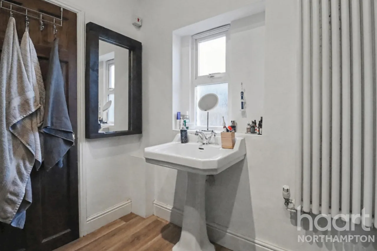 High Street, Higham Ferrers, NN10, photo 15