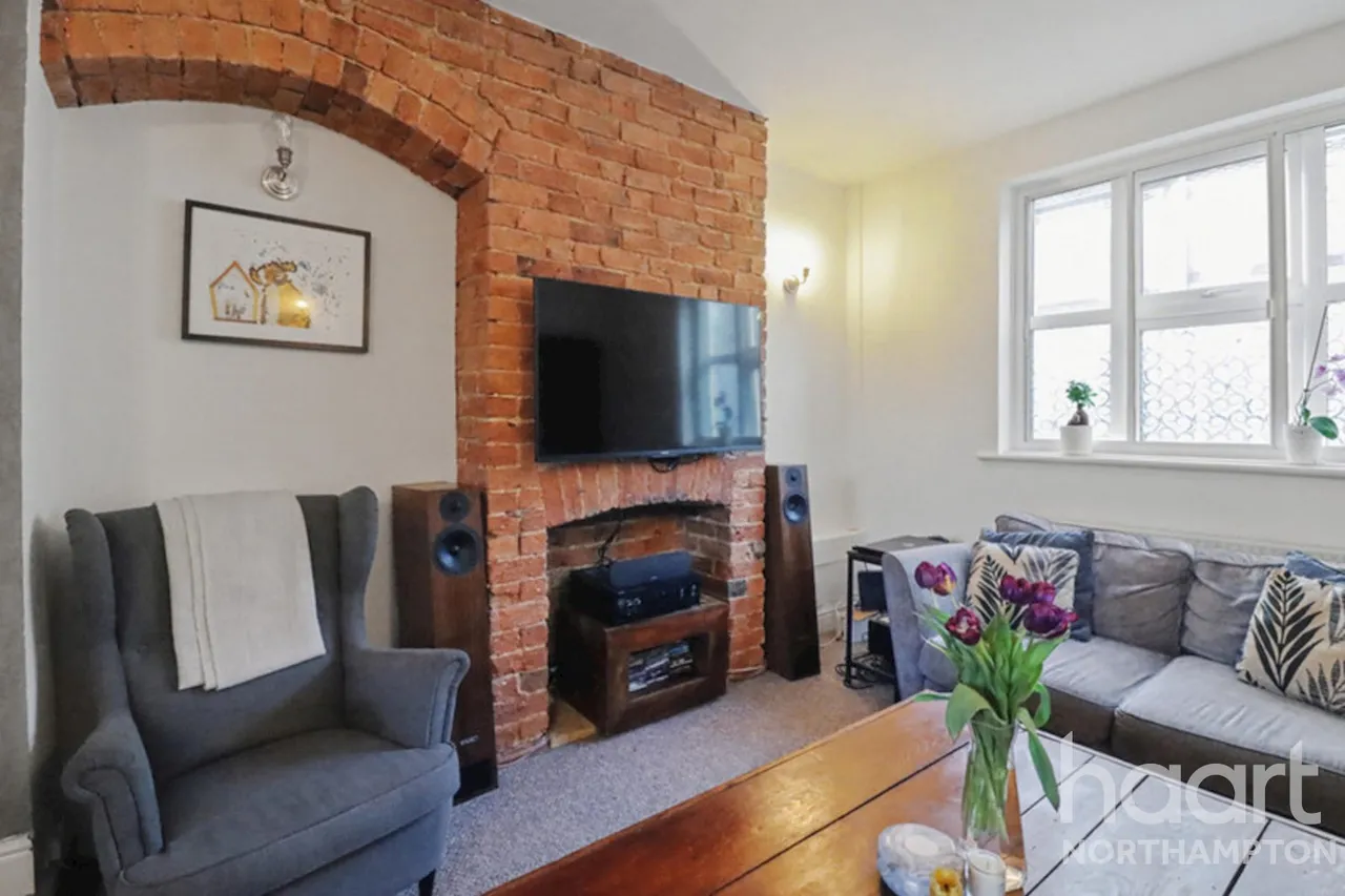 High Street, Higham Ferrers, NN10, photo 5