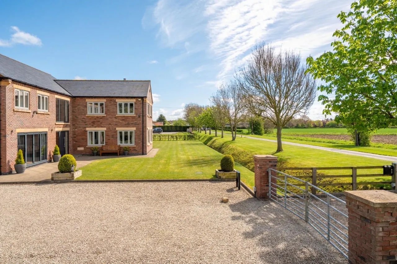 Biggin Lane, Leeds, LS25, photo 30