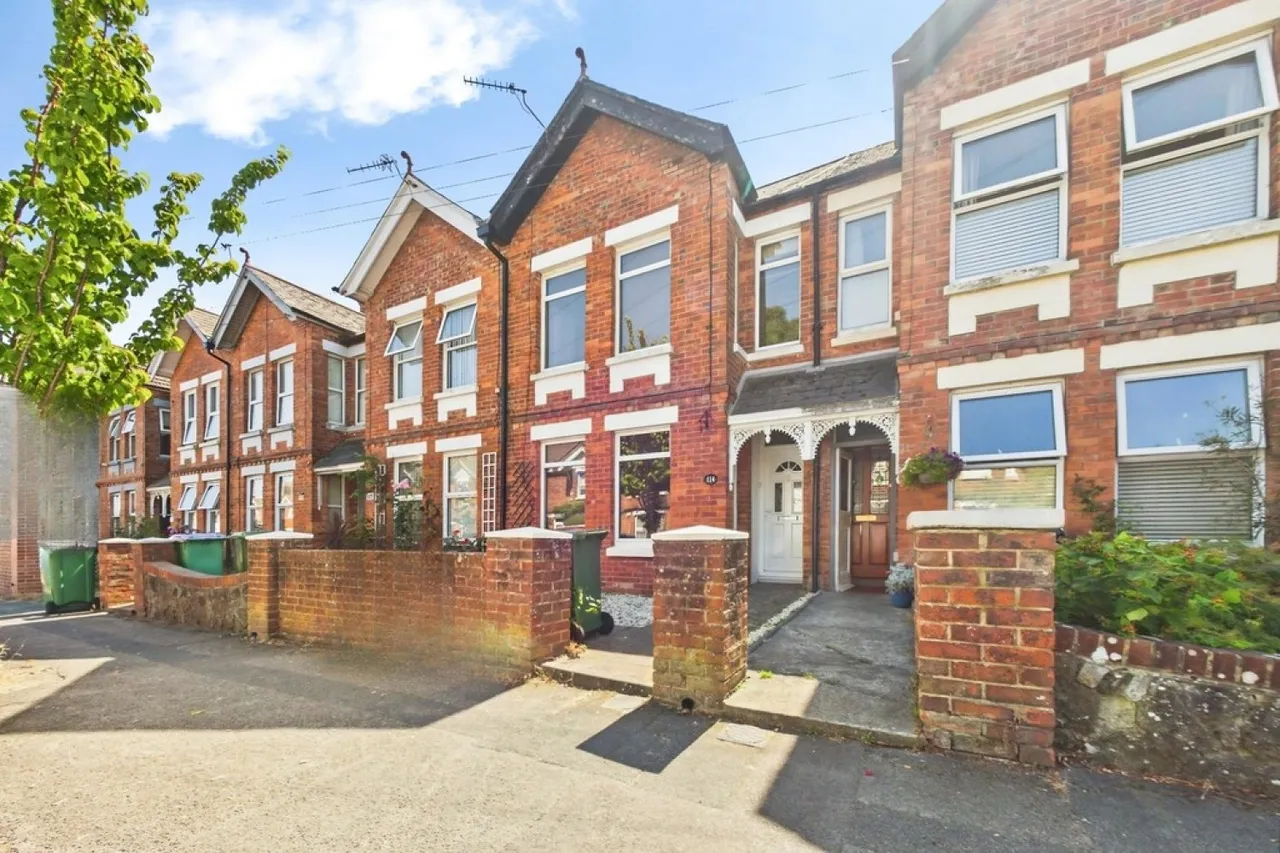 3 bed house for sale, Morehall Avenue, Folkestone, CT19