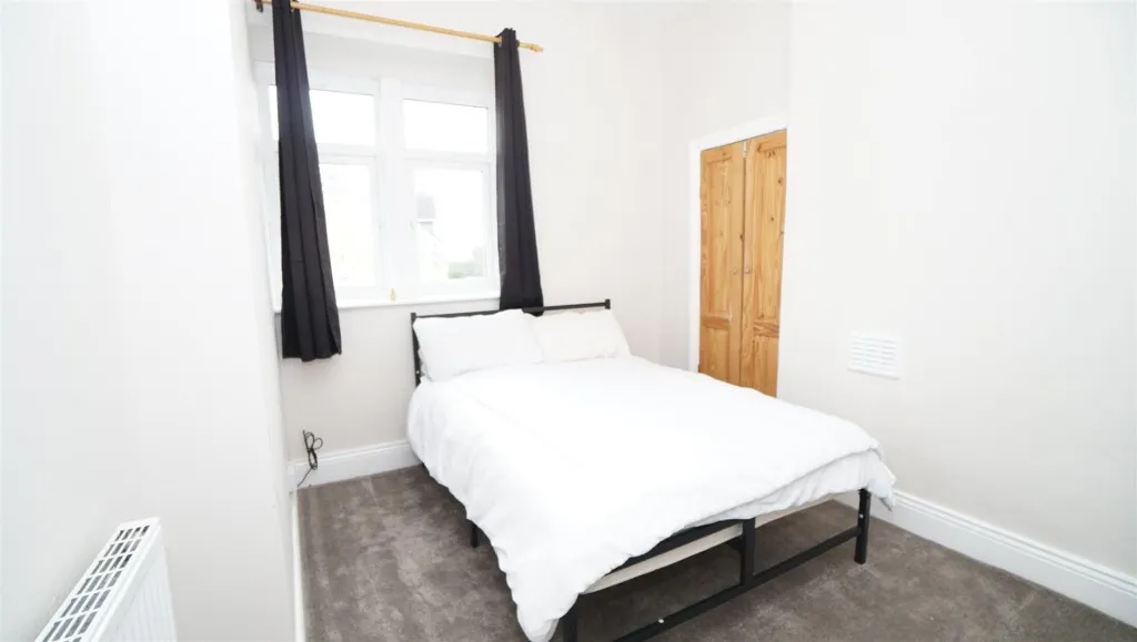Victoria Road, Eccleshill, photo 8