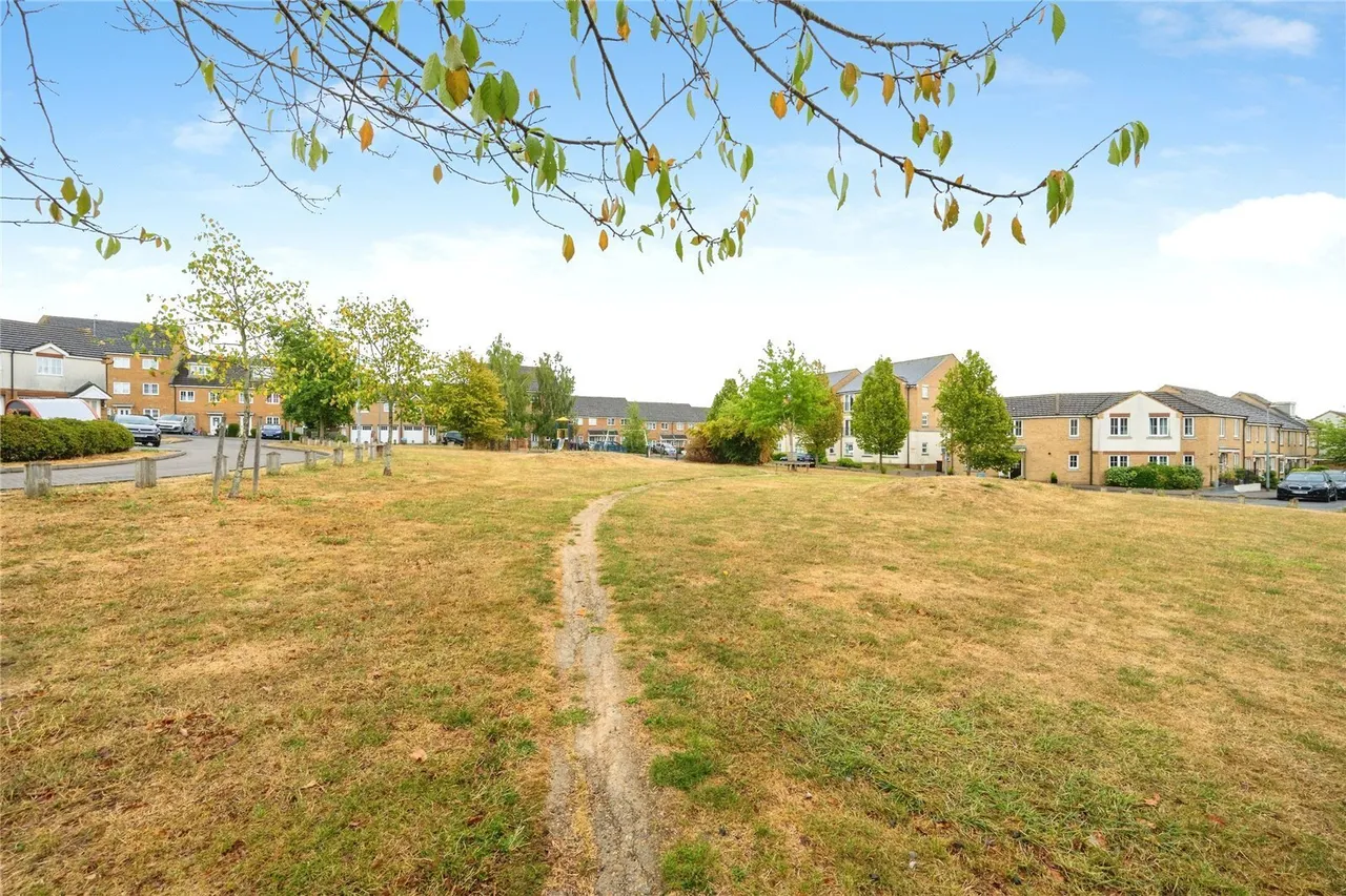 Cooper Drive, Leighton Buzzard, Bedfordshire, LU7, photo 16
