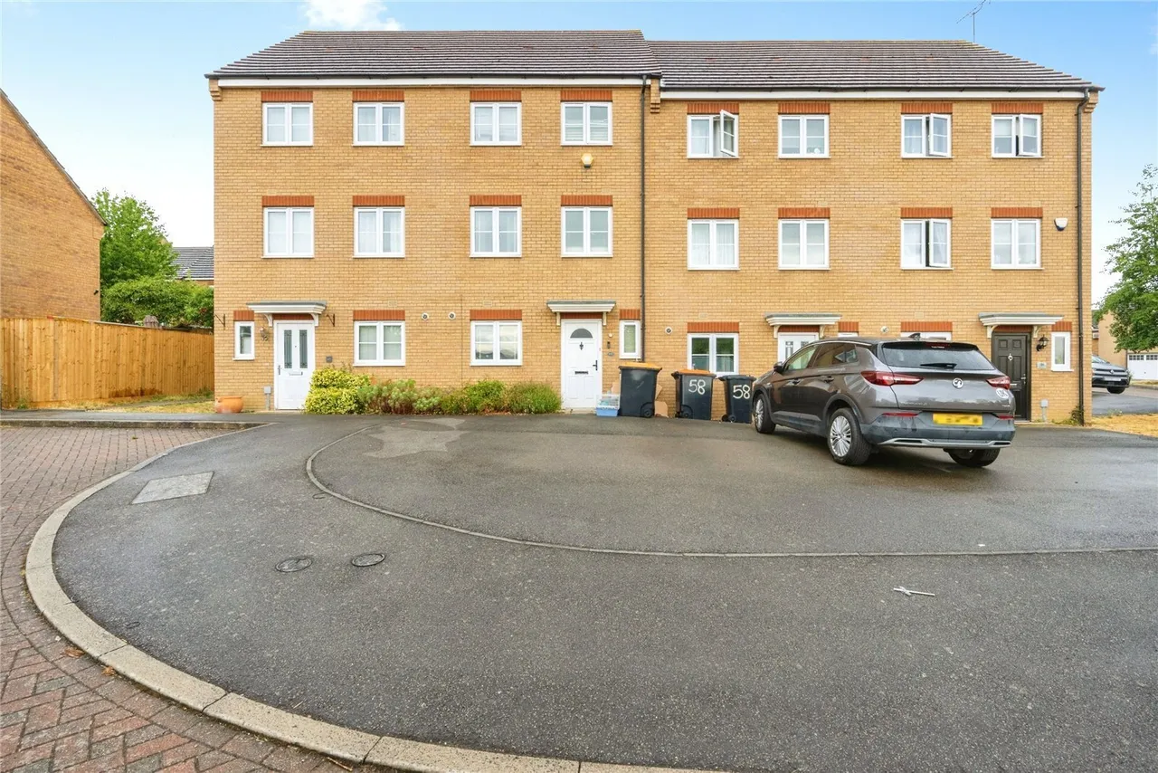 4 bed house for sale — Cooper Drive, Leighton Buzzard, Bedfordshire, LU7