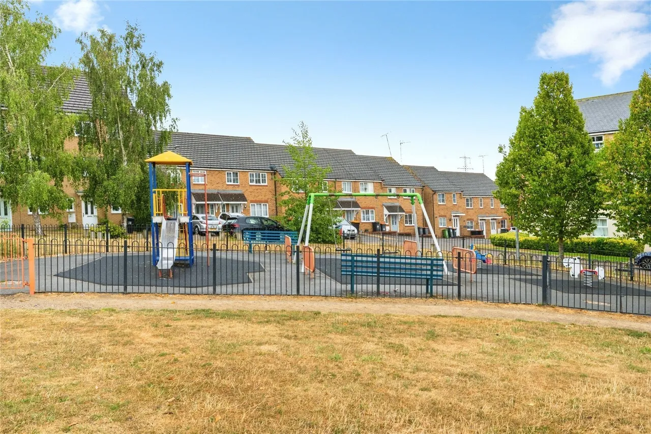 Cooper Drive, Leighton Buzzard, Bedfordshire, LU7, photo 15