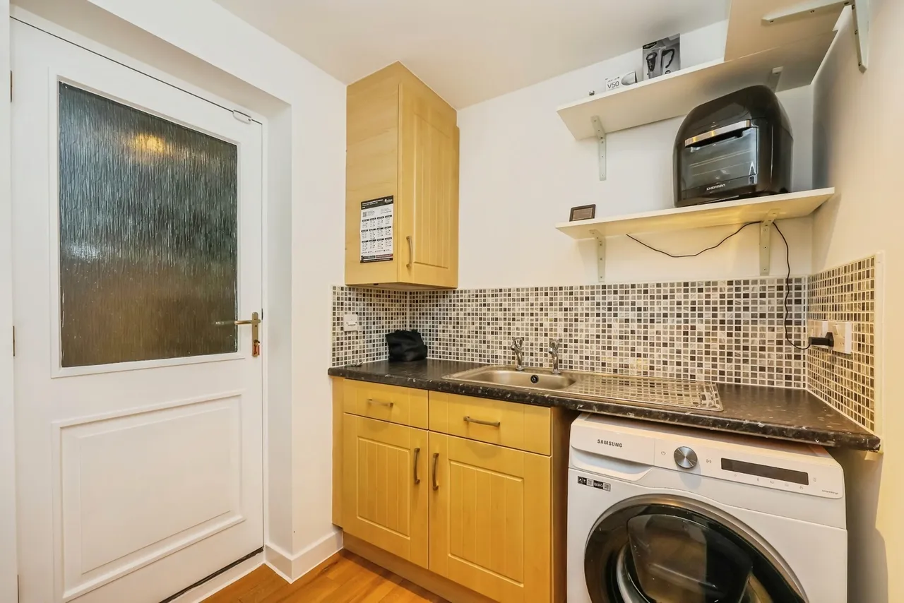 Holly Leaf Road, Hucknall, NG15, photo 11