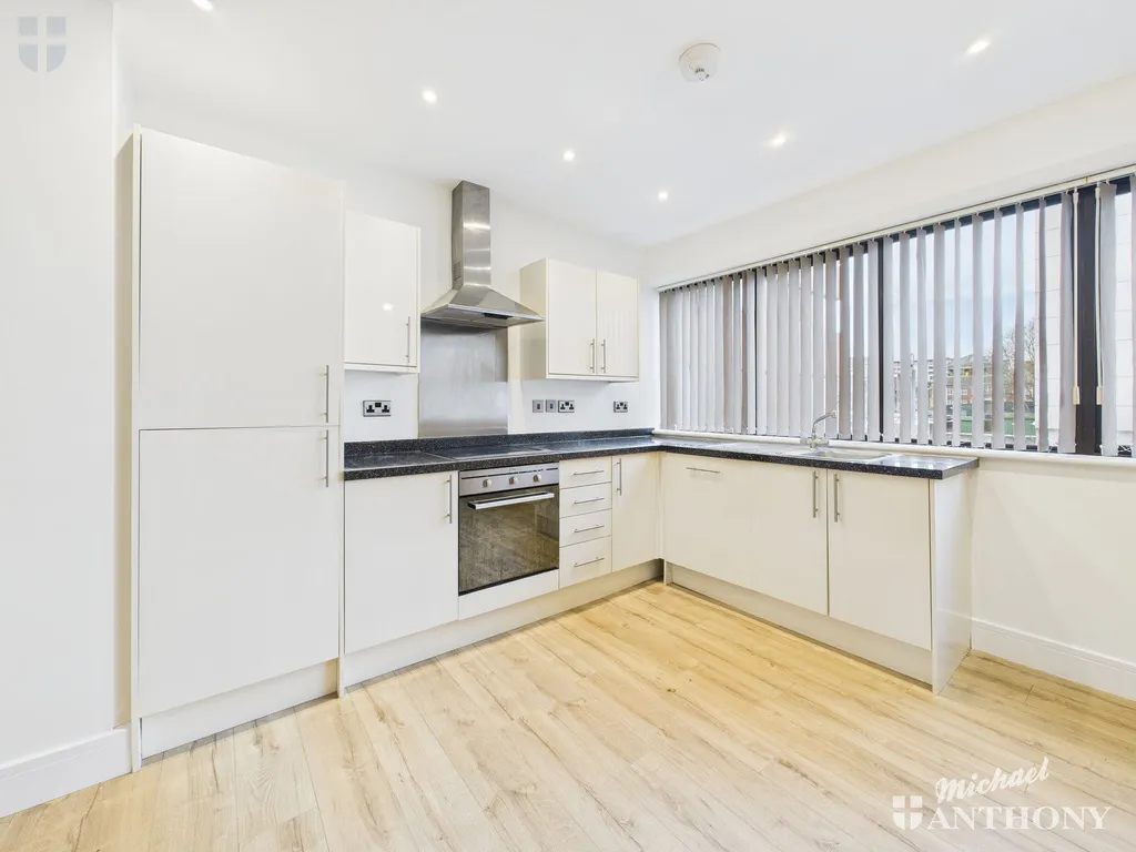 Kingfisher House, Aylesbury, 61 Walton Street, HP21 7FS, photo 3