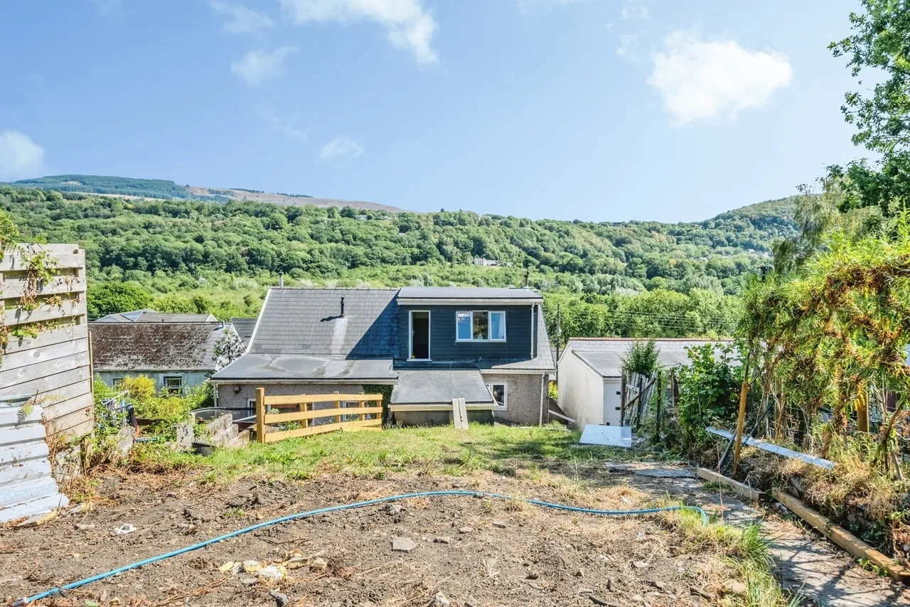 Old Road, Pontardawe, SA8, photo 18