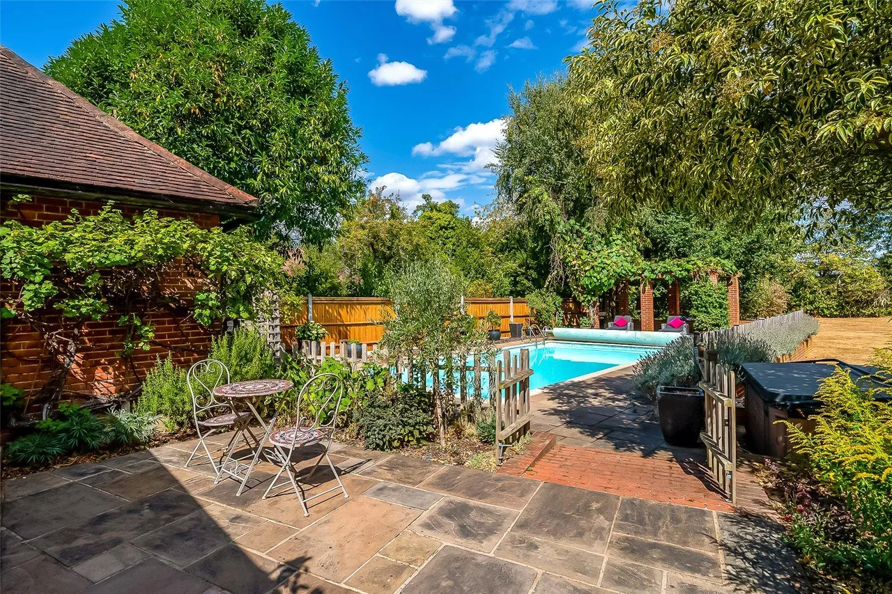 Holbrook Lane, BR7, photo 29