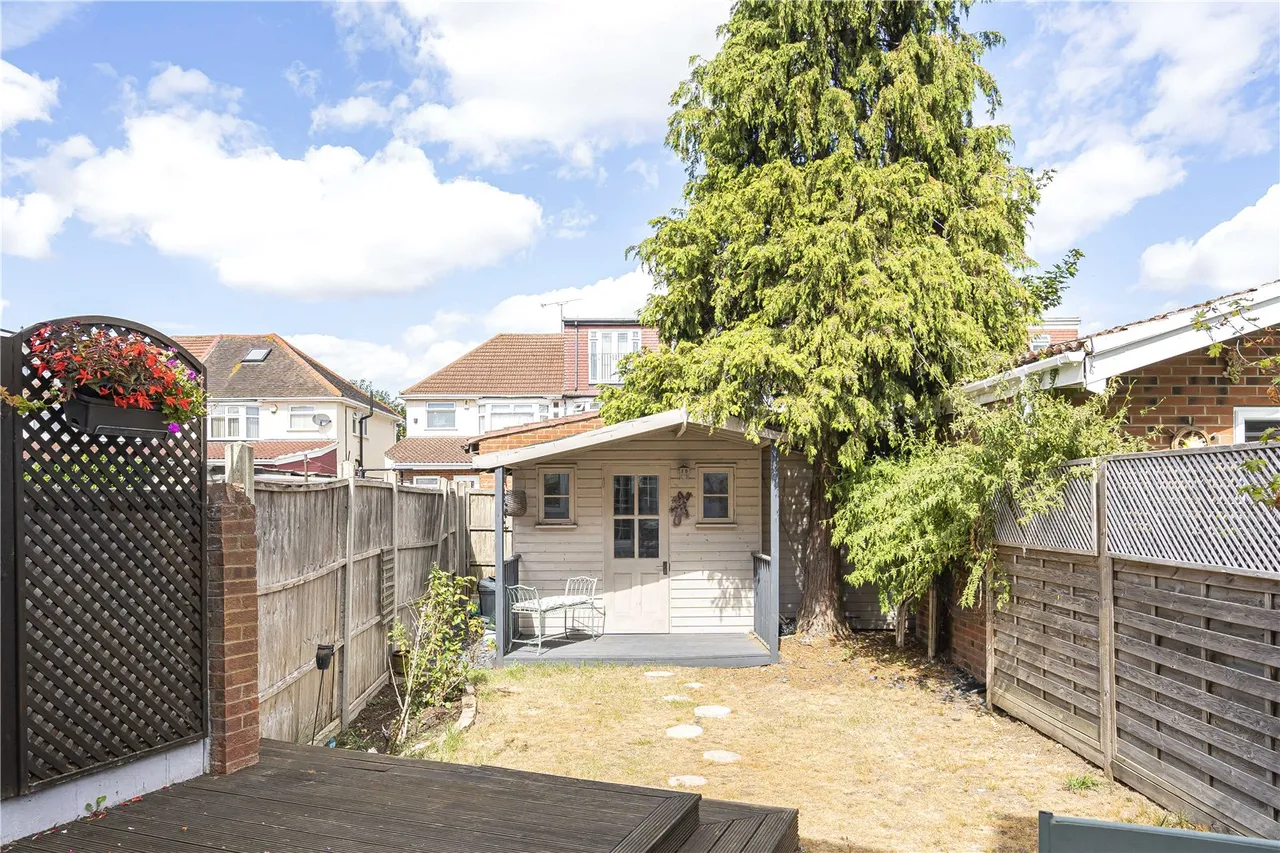 Catherine Gardens, Hounslow, TW3, photo 14