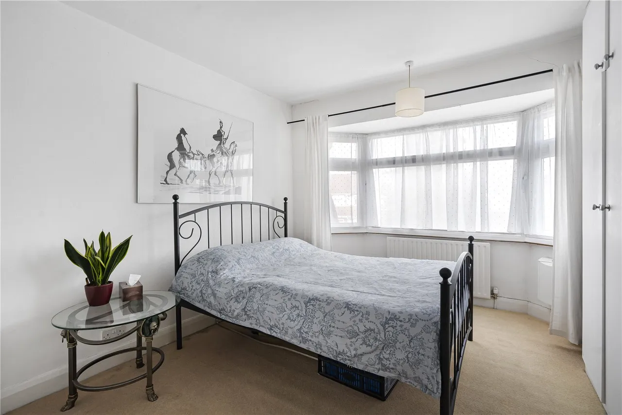 Catherine Gardens, Hounslow, TW3, photo 9