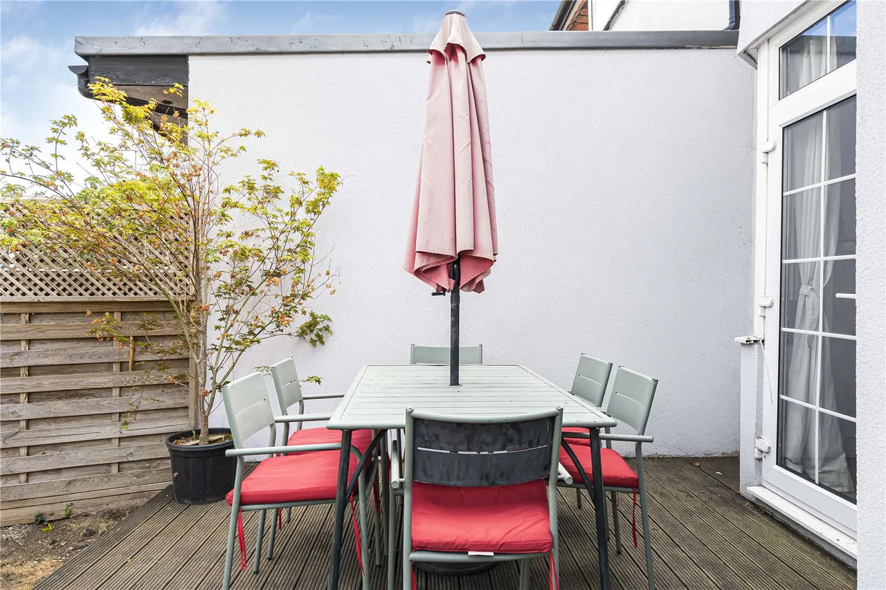 Catherine Gardens, Hounslow, TW3, photo 13