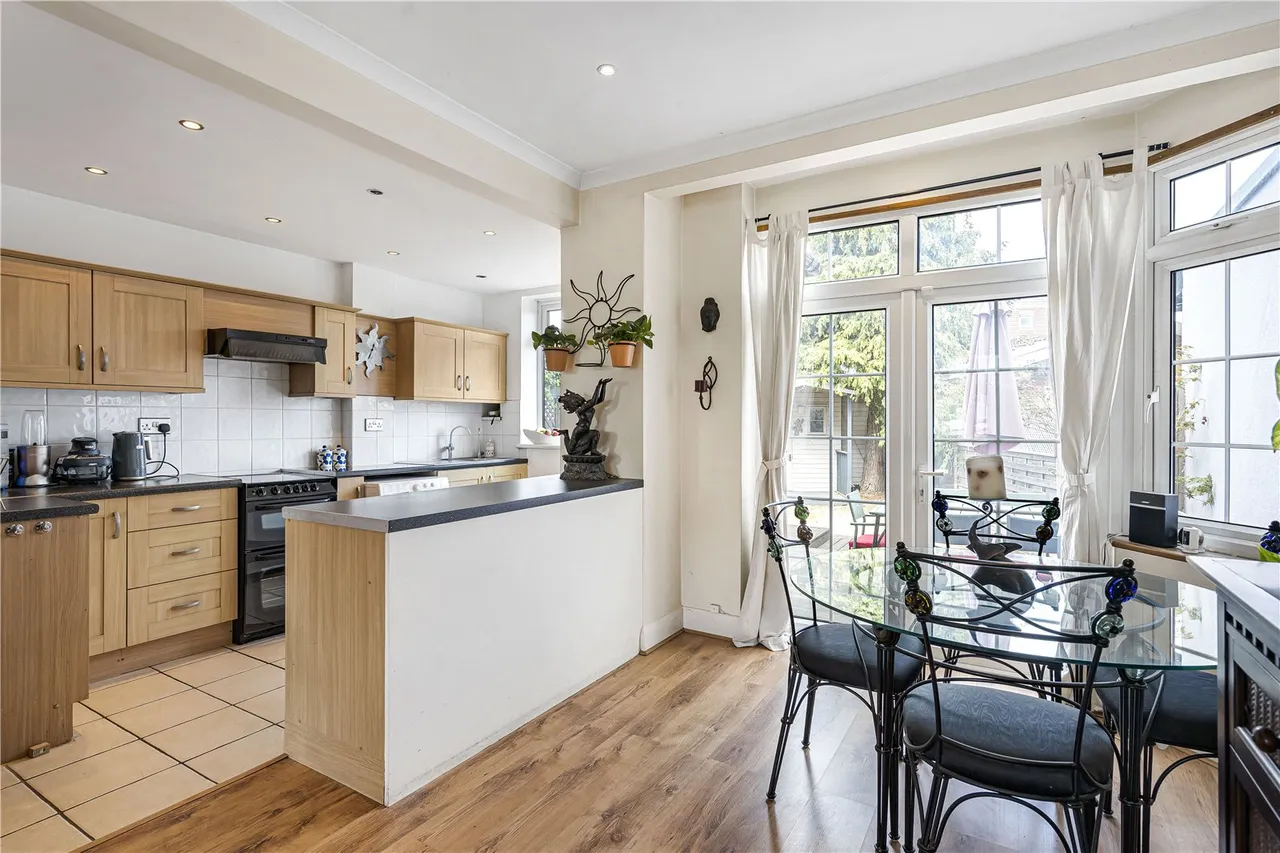 Catherine Gardens, Hounslow, TW3, photo 7