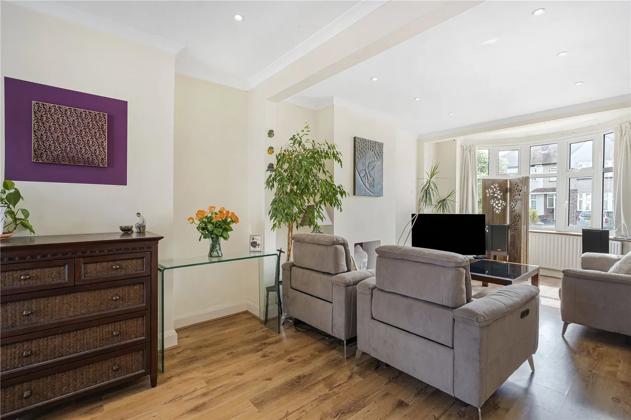 Catherine Gardens, Hounslow, TW3, photo 6
