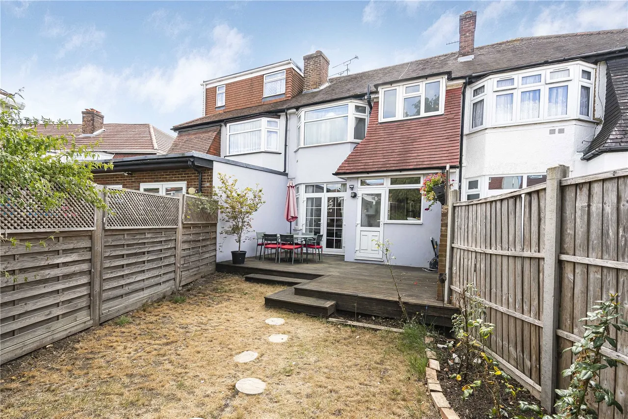 Catherine Gardens, Hounslow, TW3, photo 15