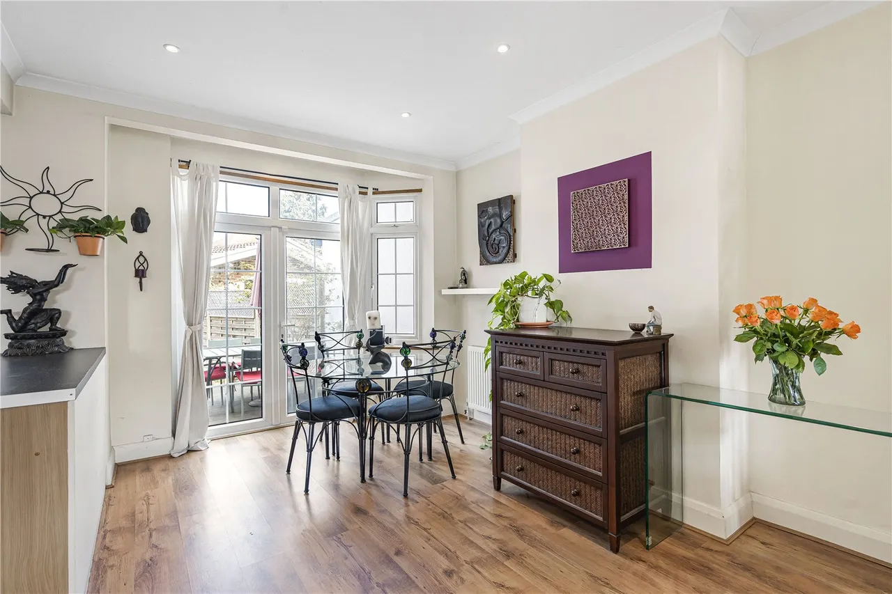 Catherine Gardens, Hounslow, TW3, photo 4