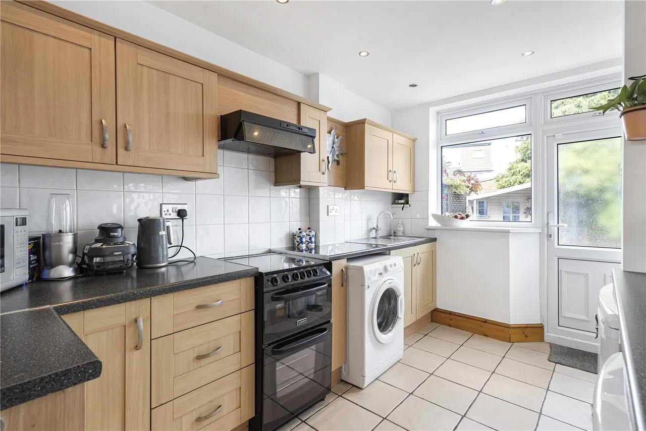 Catherine Gardens, Hounslow, TW3, photo 8