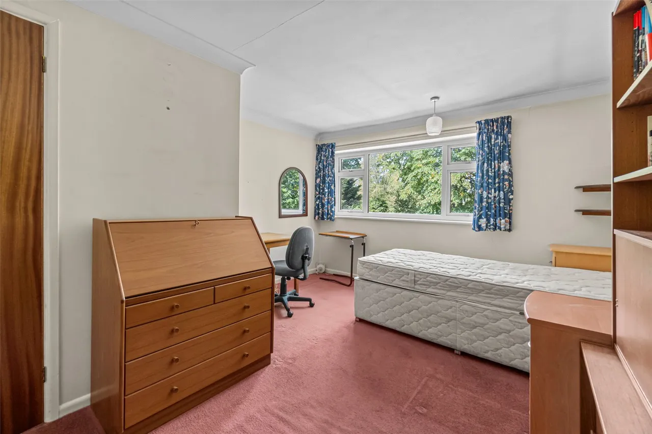 Wensleydale Gardens, Hampton, TW12 2LU, photo 9