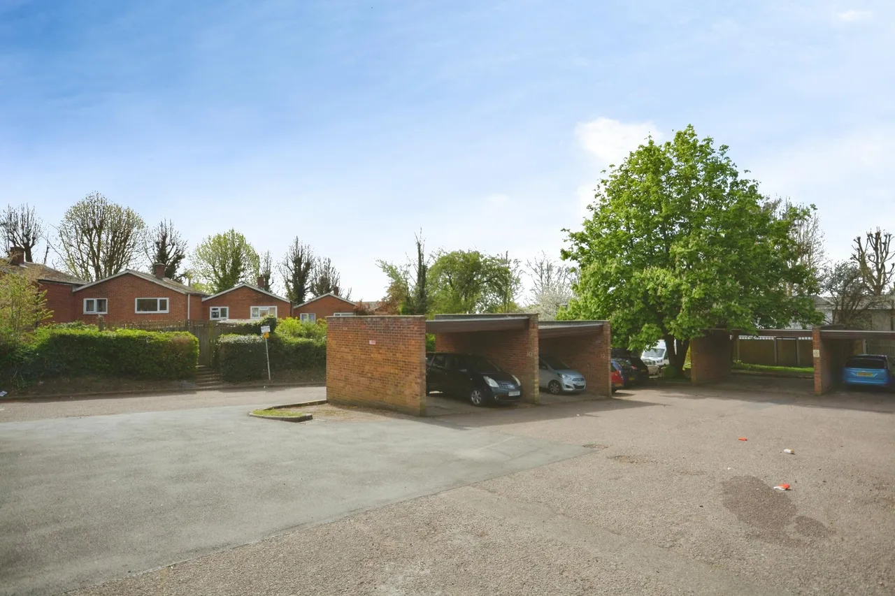 Lane End, Hatfield, AL10, photo 14