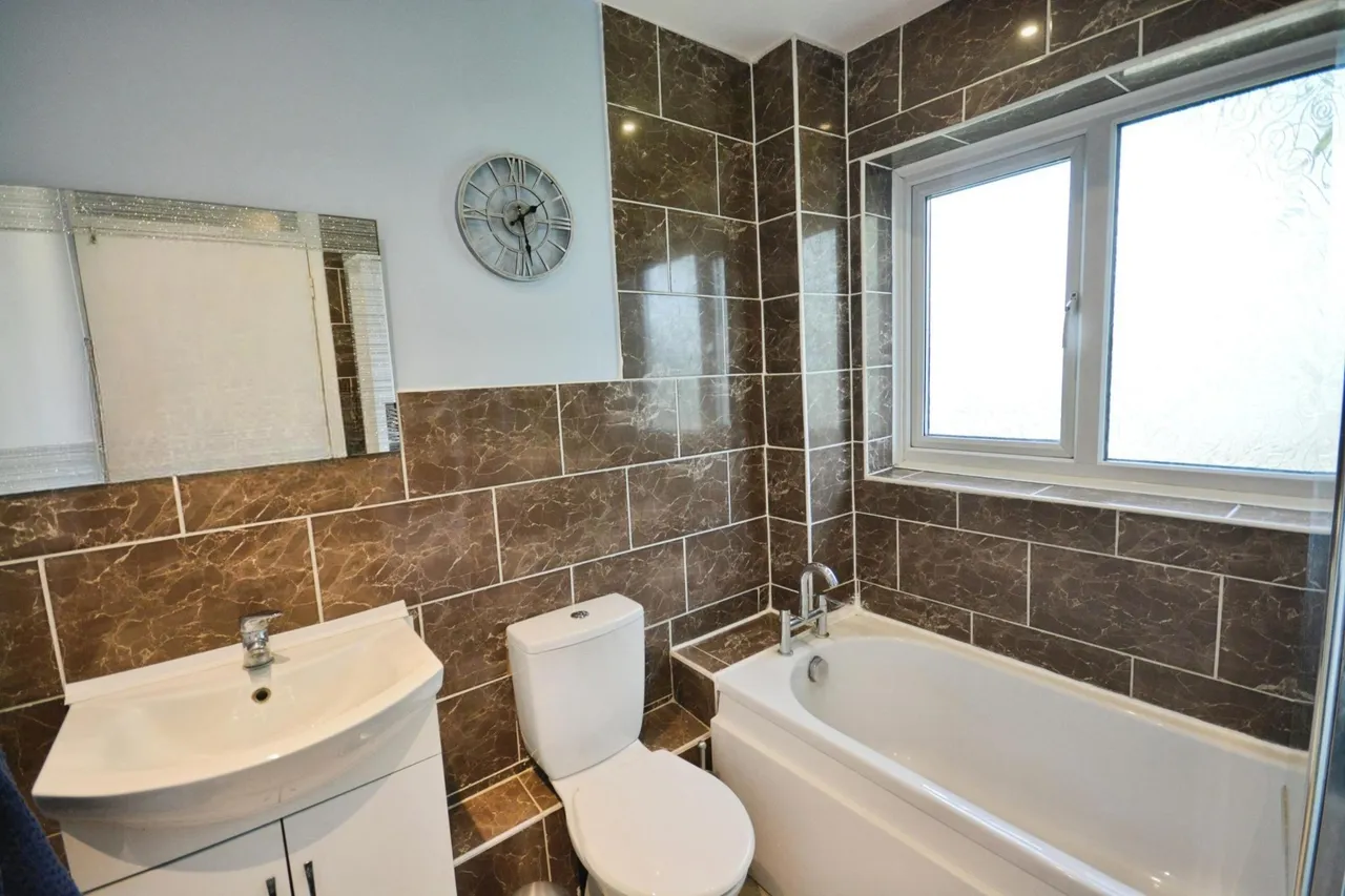 Lane End, Hatfield, AL10, photo 13