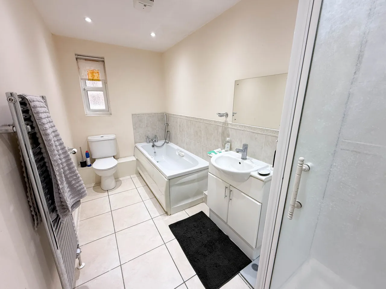 Wellsfield, Bushey, WD23, photo 15