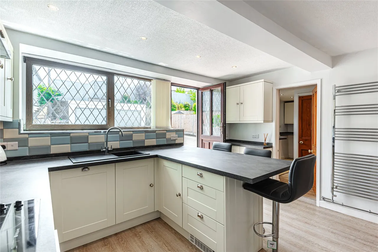 Llangurig Road, Llanidloes, Powys, SY18 6ES, photo 6