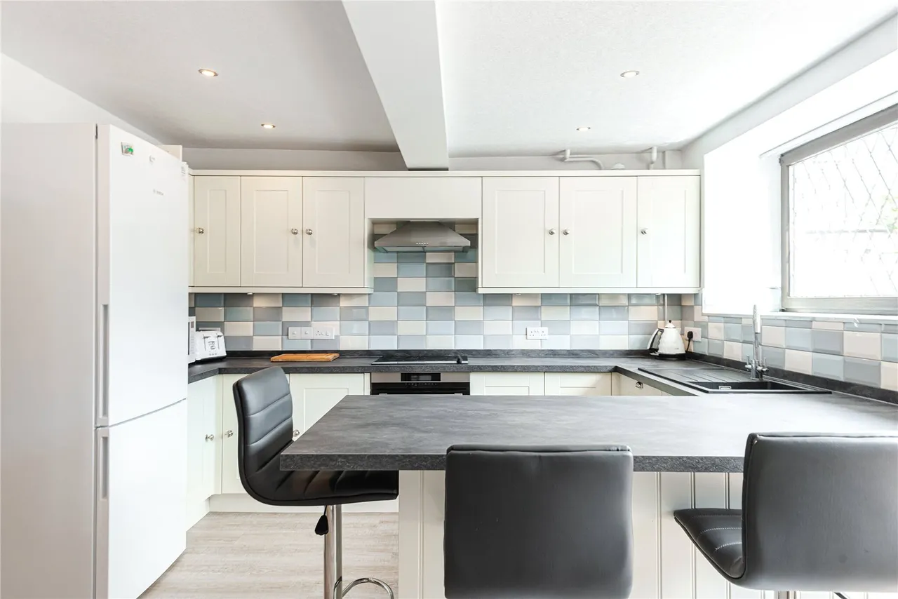 Llangurig Road, Llanidloes, Powys, SY18 6ES, photo 4