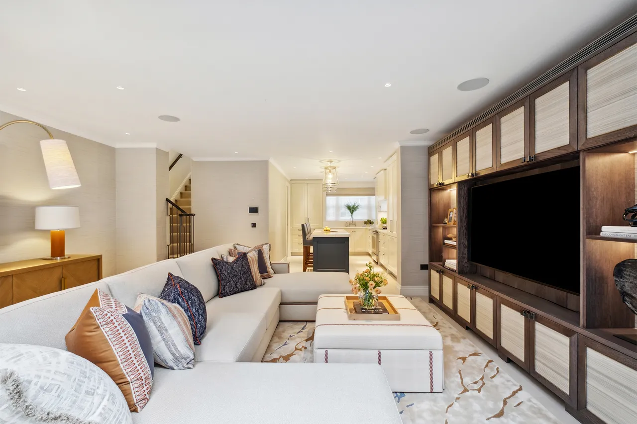 Wilton Row, Belgravia, London, photo 3