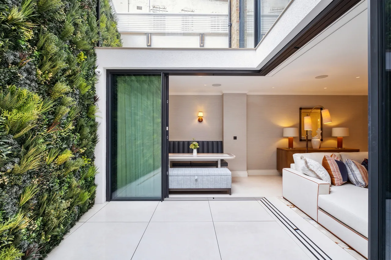 Wilton Row, Belgravia, London, photo 6