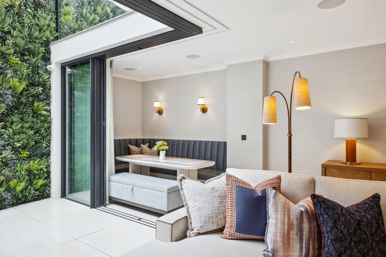 Wilton Row, Belgravia, London, photo 10