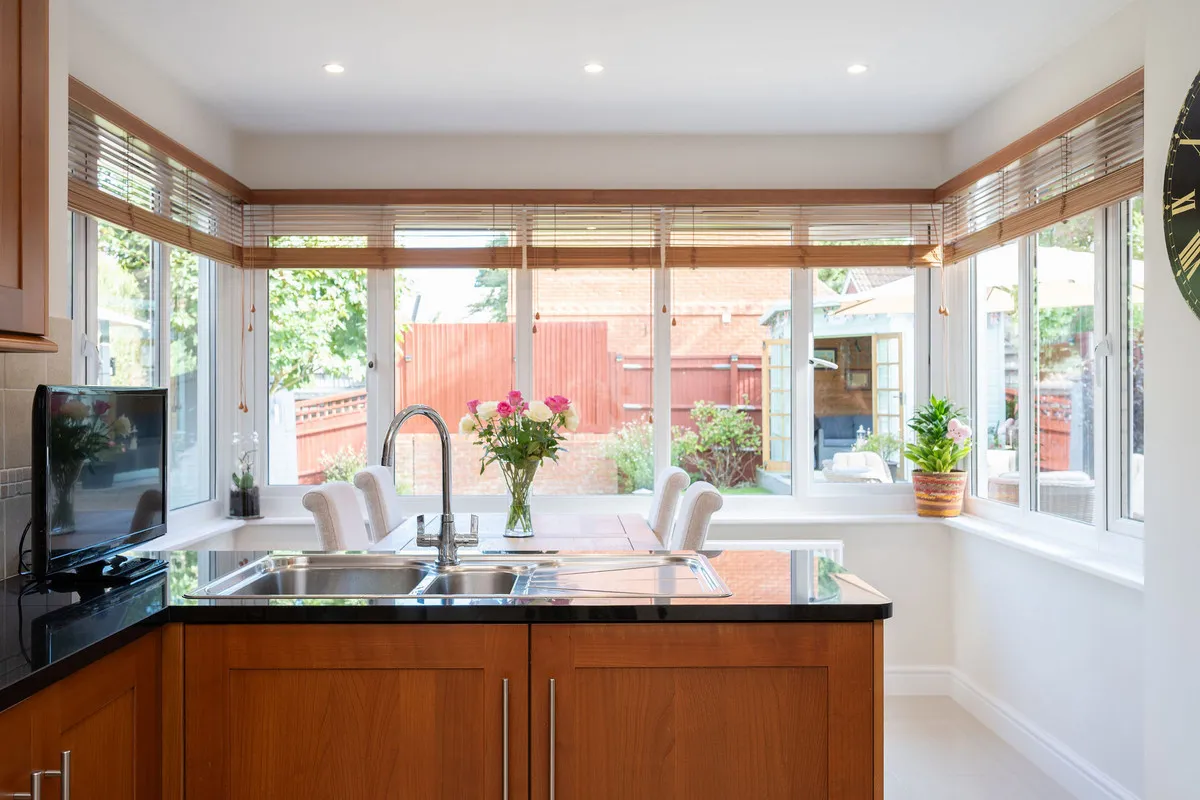 Crawley, RH10, photo 9