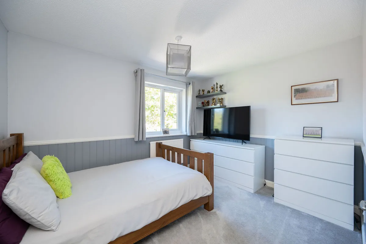 Crawley, RH10, photo 20