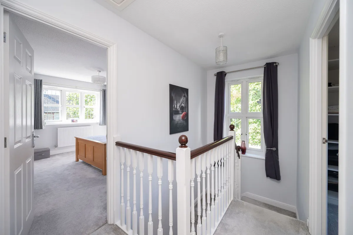 Crawley, RH10, photo 24