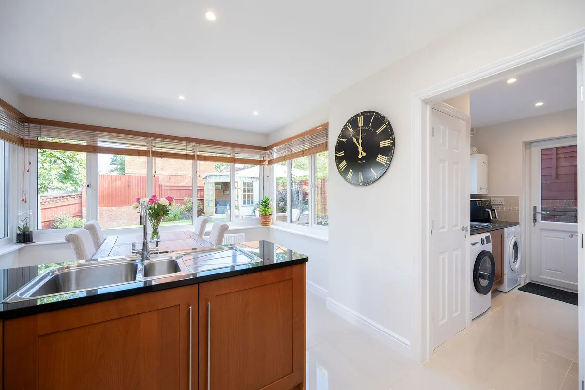 Crawley, RH10, photo 11