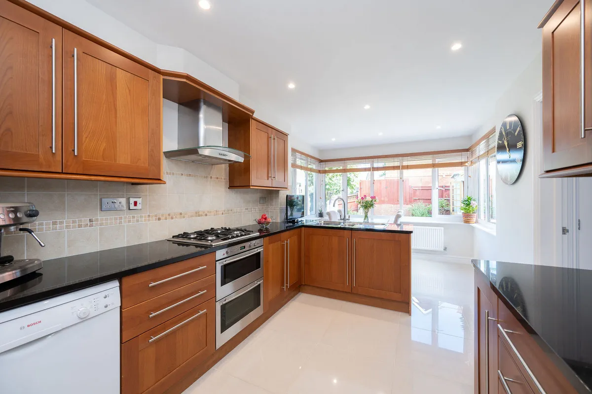 Crawley, RH10, photo 8