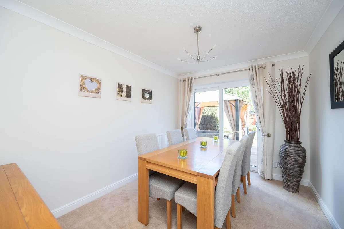 Crawley, RH10, photo 15